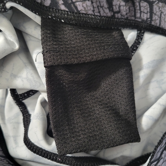 Human Performance Engineering HPE Carbon Oak Curve 3/4 Capri Leggings - Picture 11 of 11